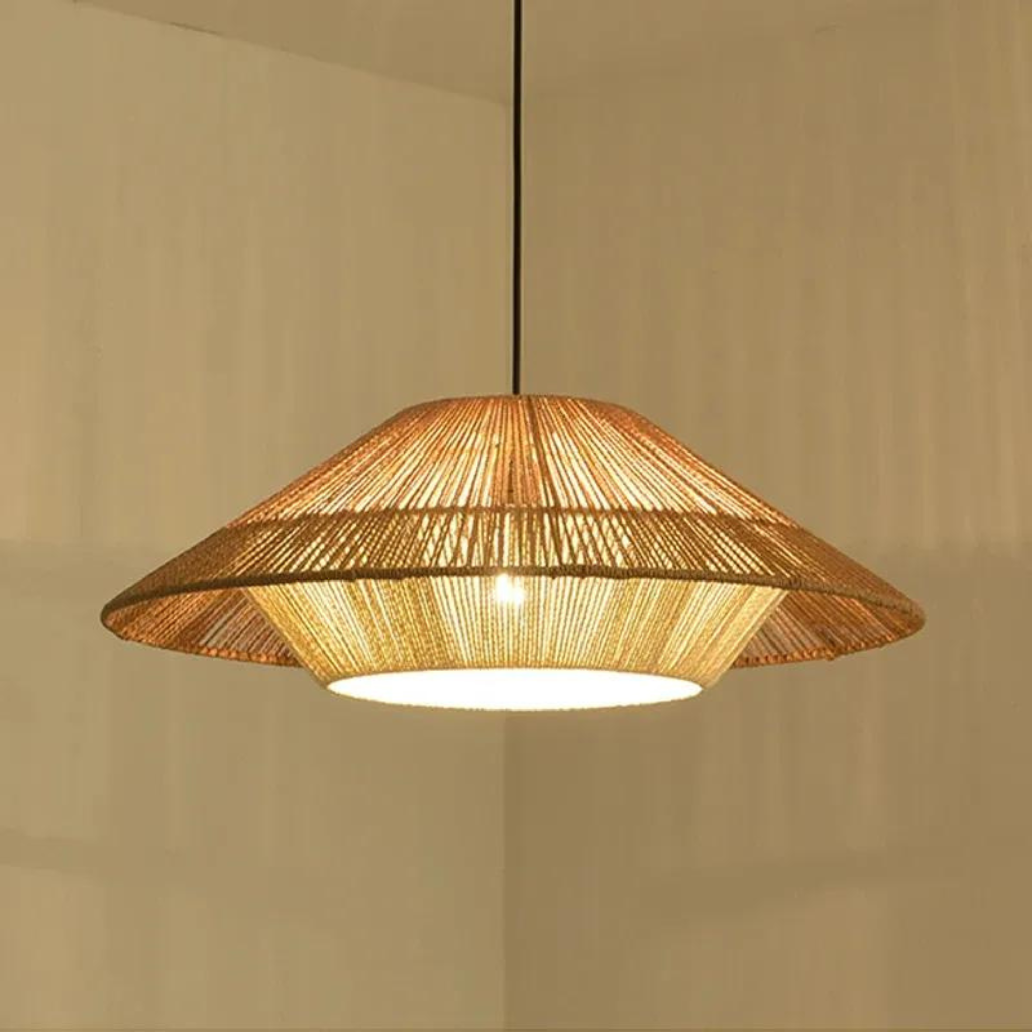 Raffia Lamp